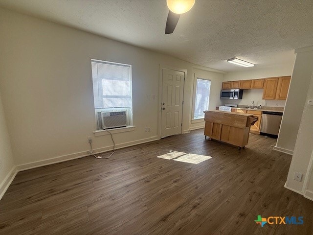 Building Photo - 527 W San Antonio St