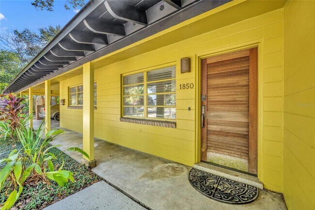 Building Photo - Fabulous pool home in Winter Park!