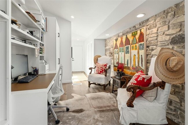 Building Photo - 1000 Redbud Trail