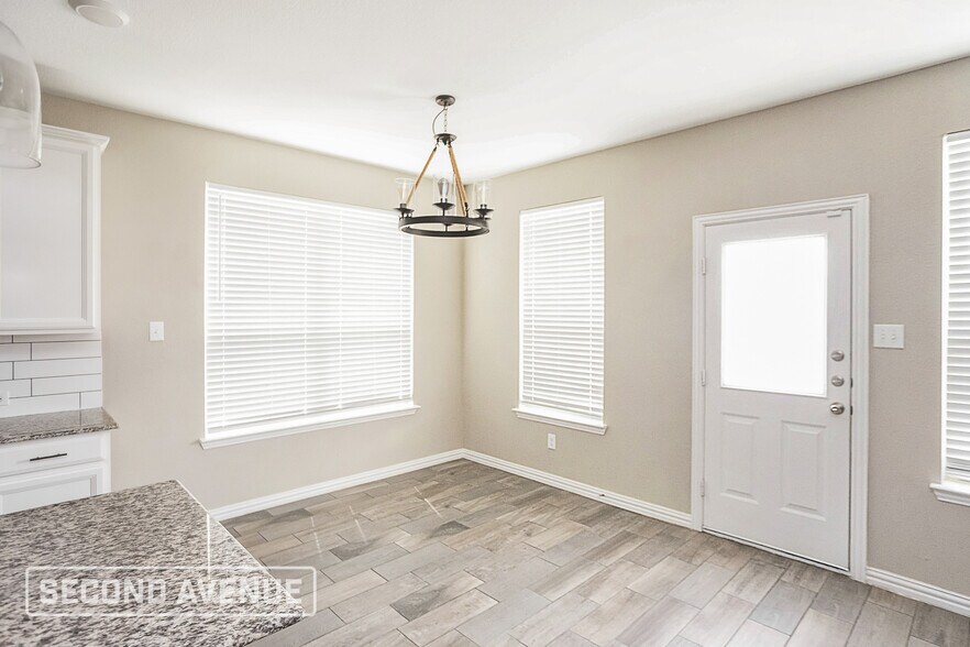 Building Photo - 528 Bird Creek Dr