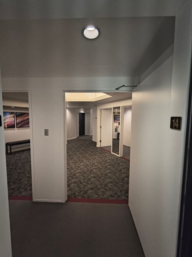 Building Photo - 1BD/1BATH Condo Available in Pacific Park Plaza