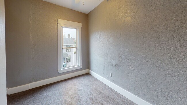 Building Photo - 33 Westminster Ave