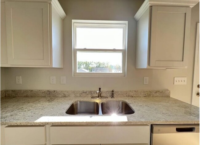 Building Photo - Modern Greenville Living - Spacious Home Available Now!
