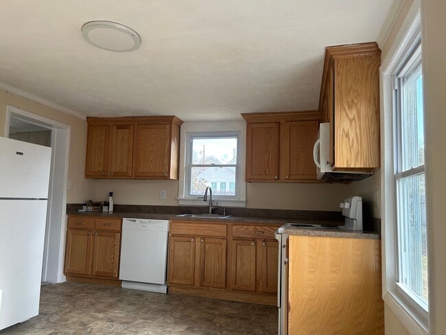 Building Photo - 12-14 Chapel