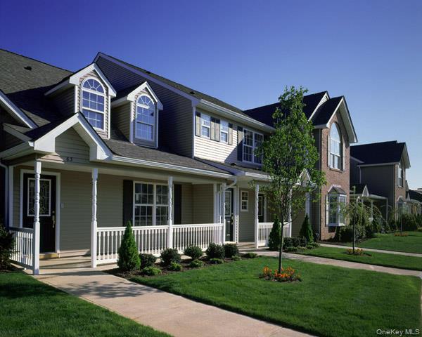 Building Photo - 162 Village Green Dr