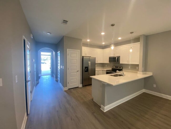 Building Photo - 977 Skylark Rd