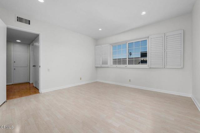 Building Photo - 385 Cliff Dr