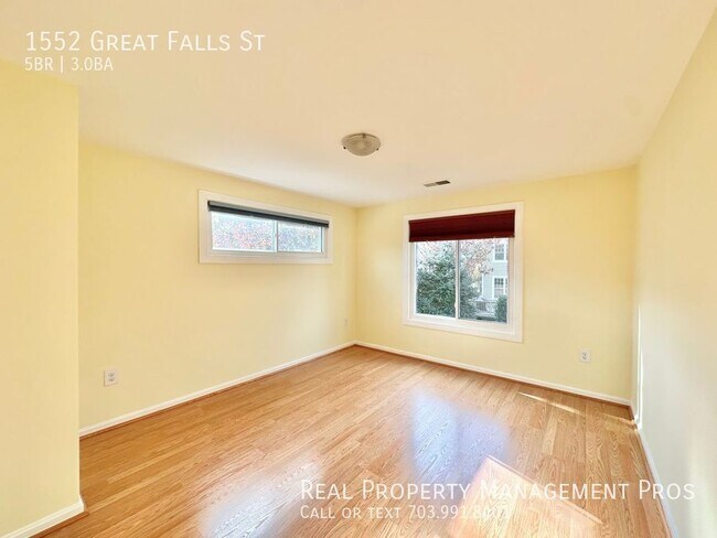 Building Photo - 1552 Great Falls St