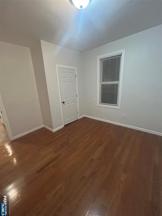 Building Photo - 191 Brookdale Ave