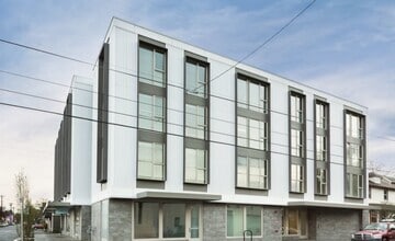Building Photo - 3rd Floor Modern & Sleek 1Bdr w/Floor-to-C...