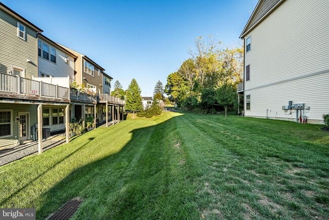 Building Photo - 33 Addison Ln