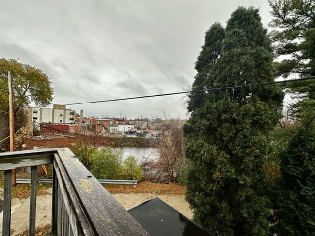 Building Photo - 1208-1210 Pine St