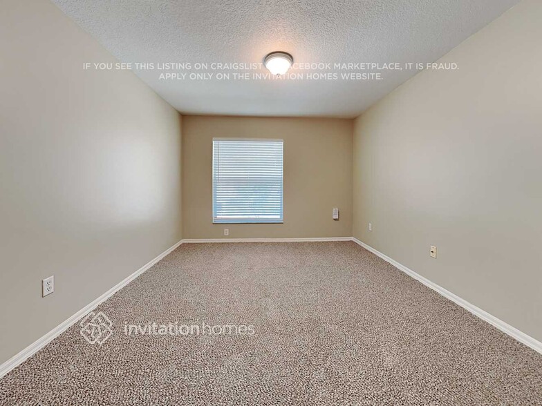 Building Photo - 305 River Bluff Ln