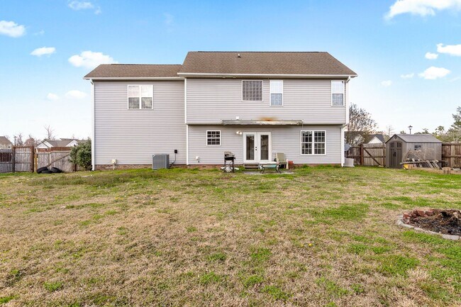 Building Photo - 111 Louie Ln