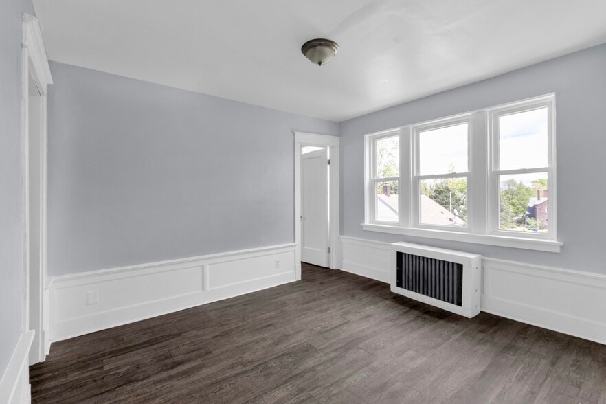 Building Photo - 2803 Main St