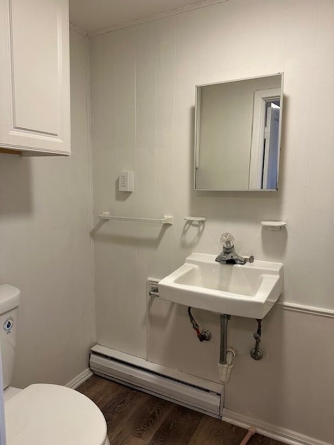 Building Photo - 8 Market St