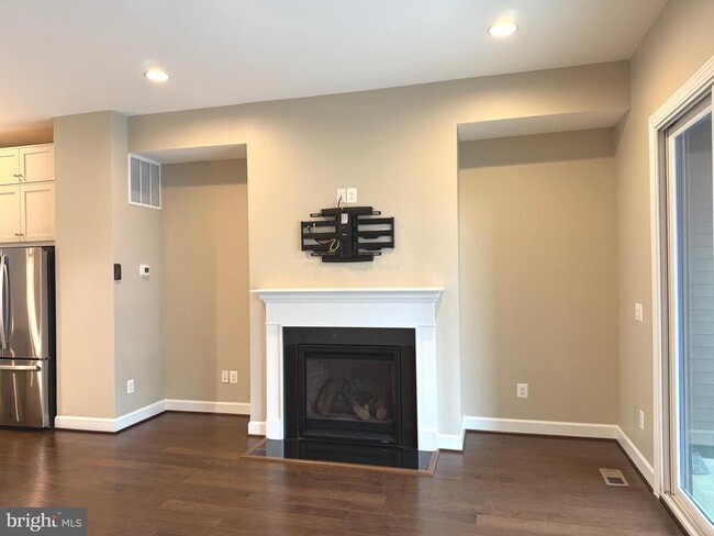 Building Photo - 20396 Roslindale Dr