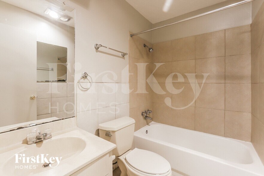 Building Photo - 4426 Adonis Dr