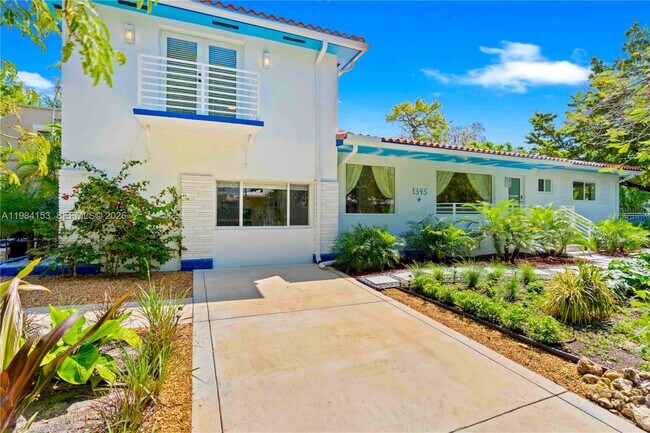 Building Photo - 1345 SW 14th Ave