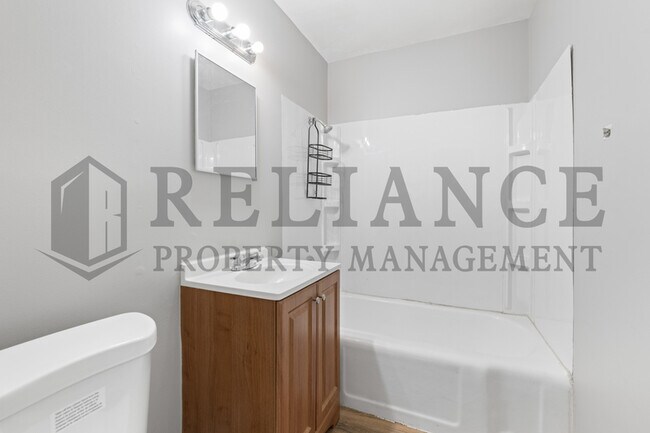 Building Photo - 2042 S Pinecrest St