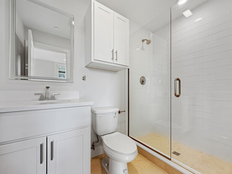 Building Photo - 220 Winthrop St