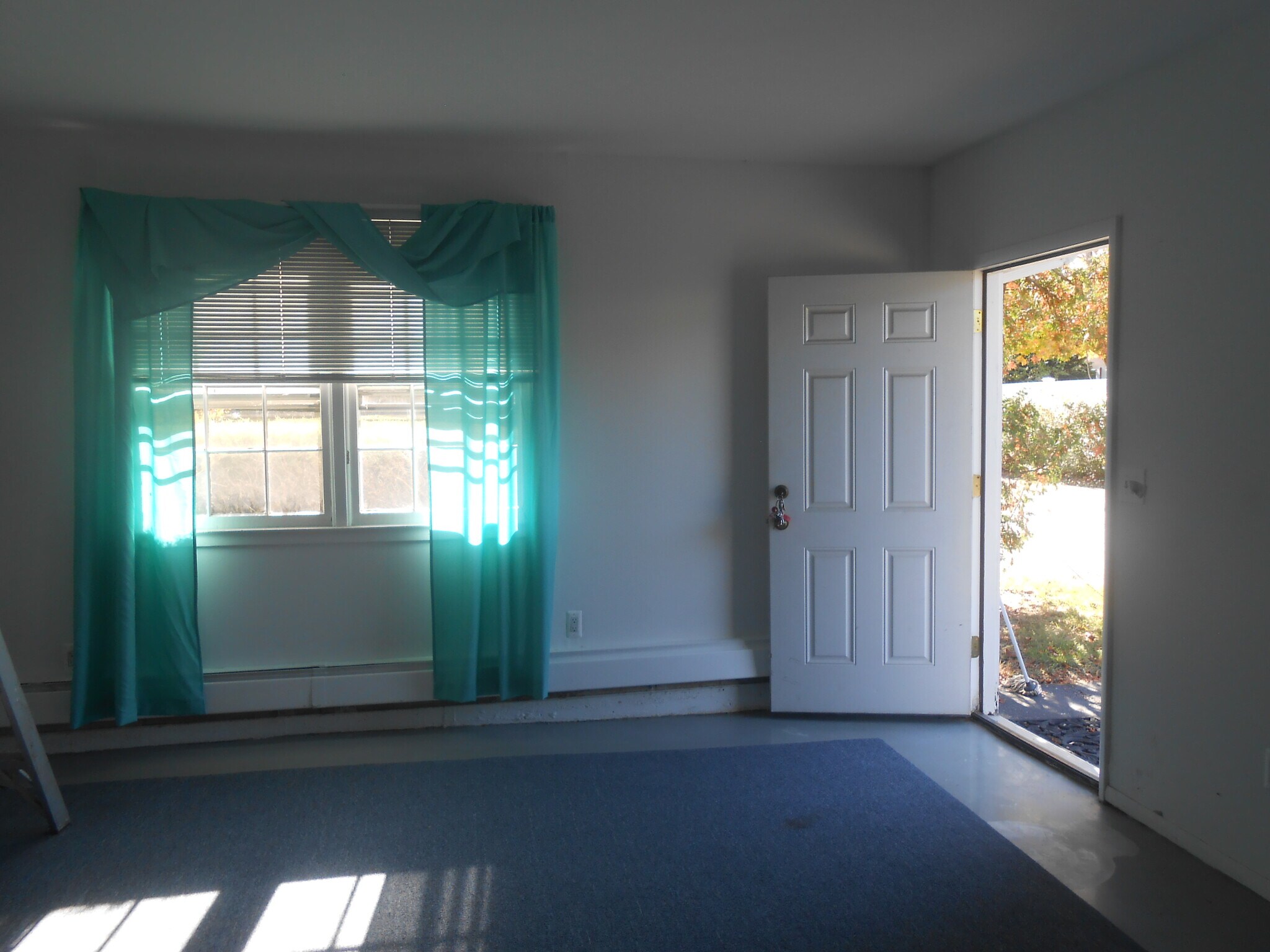 Building Photo - 202 Burr Rd