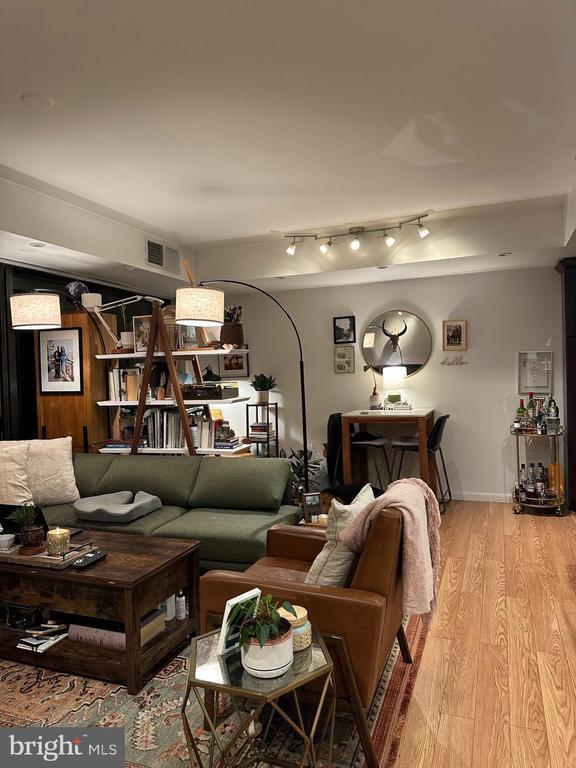 Building Photo - 1530 Key Blvd