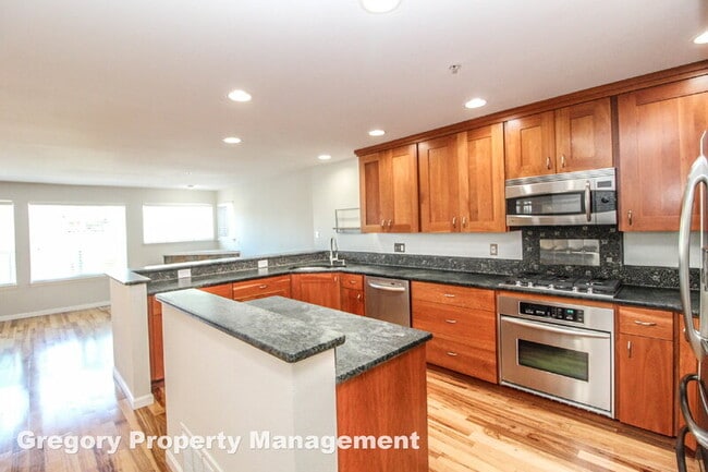 Building Photo - 11342 NE 67th St