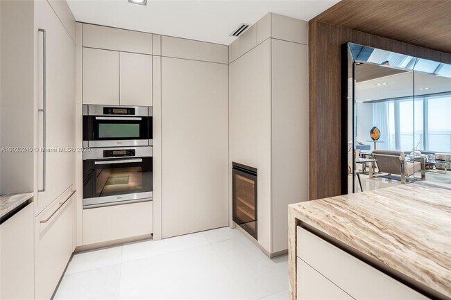 Building Photo - 360 Ocean Dr