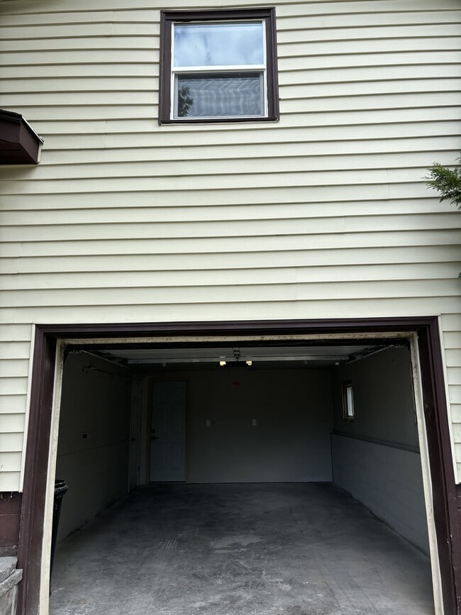 Building Photo - 209 N 22nd St