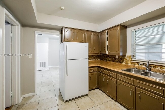 Building Photo - 1710 NW 109th St