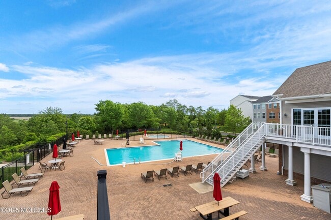 Building Photo - 62 Woodmere Dr