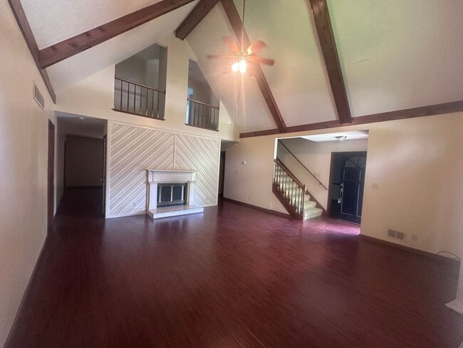 Building Photo - 1002 Juniper Springs Dr