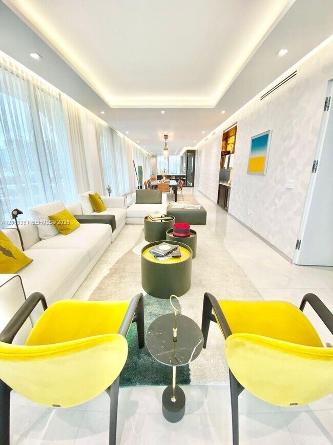 Building Photo - 16901 Collins Ave