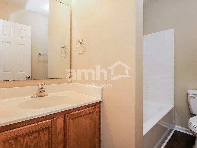 Building Photo - 166 Two Pond Loop