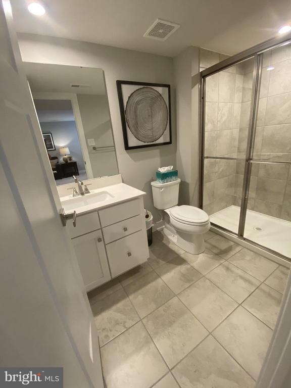 Building Photo - 712 Wallasey Dr