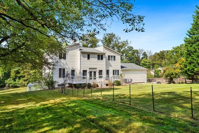 Building Photo - 445 Springvale Rd