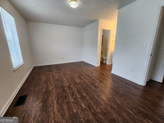 Building Photo - 5960 Batson Ct