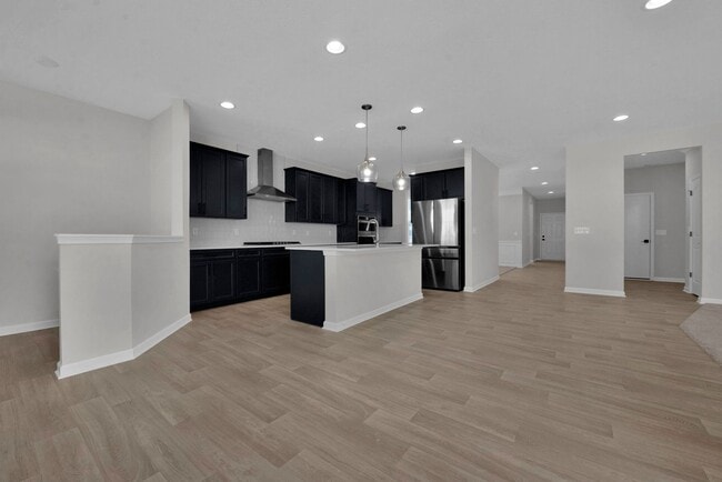 Building Photo - High End-New Build 5 Bed Home Plain City