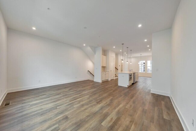 Building Photo - 515 Motivation Cir NW