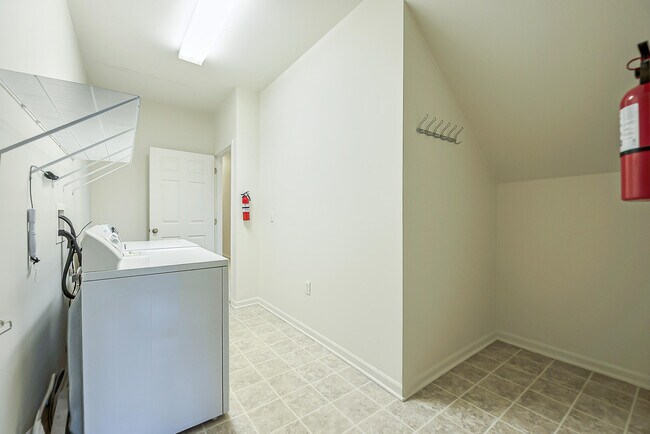 Building Photo - 6385 Conifer Dr
