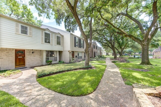 Building Photo - 824 Wax Myrtle Ln