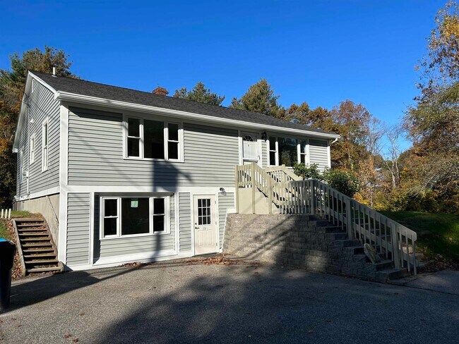 Primary Photo - 131 Portsmouth Ave