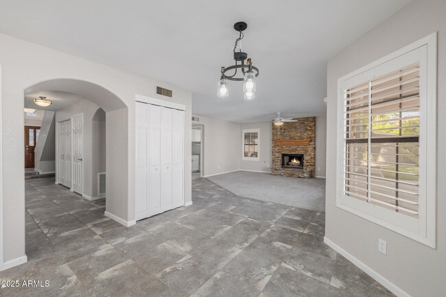 Building Photo - 16809 S 33rd Way