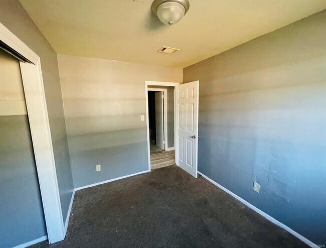 Building Photo - 1653 N Yarbrough Ct