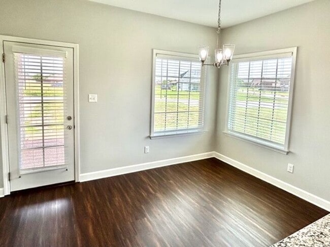 Building Photo - Now Leasing In Sommerville -4 Bedroom 2.5 ...