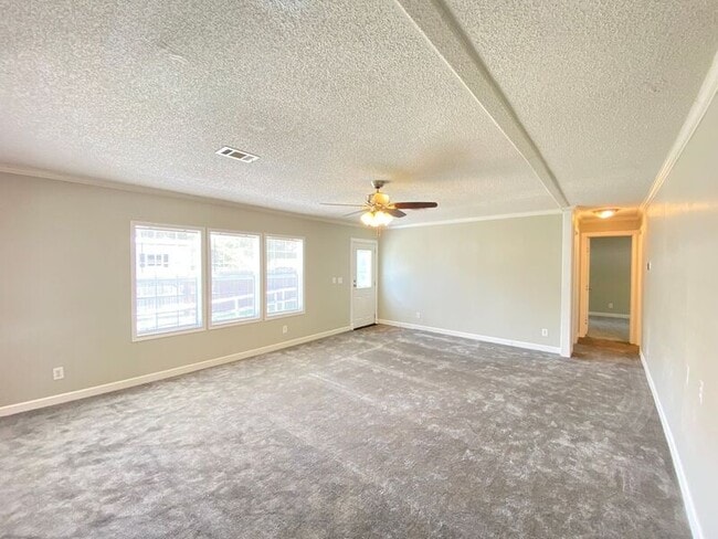 Building Photo - 1504 Carlisle Dr