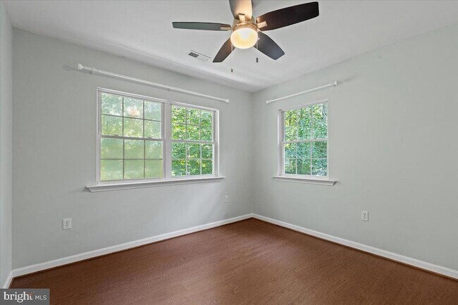 Building Photo - 28920 Livingston Dr