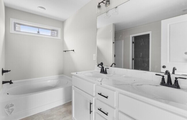 Building Photo - 422 Mattingly Dr