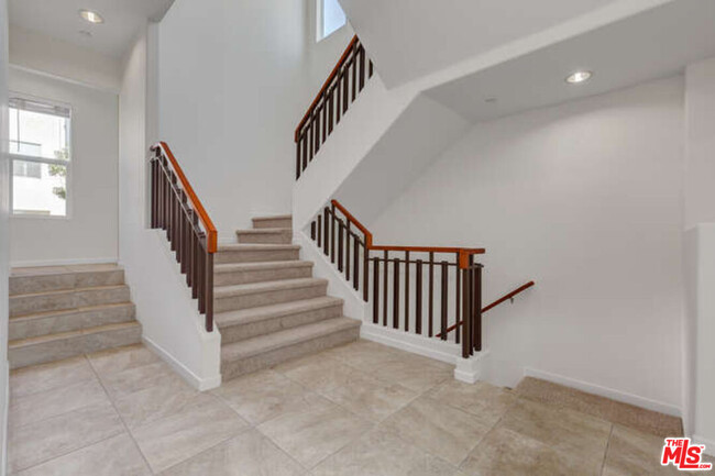 Building Photo - 6532 S Para Way